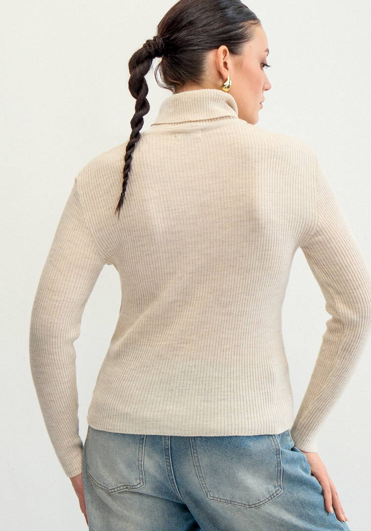 Водолазка в рубчик с высокой горловиной шир.  750, рис. 15