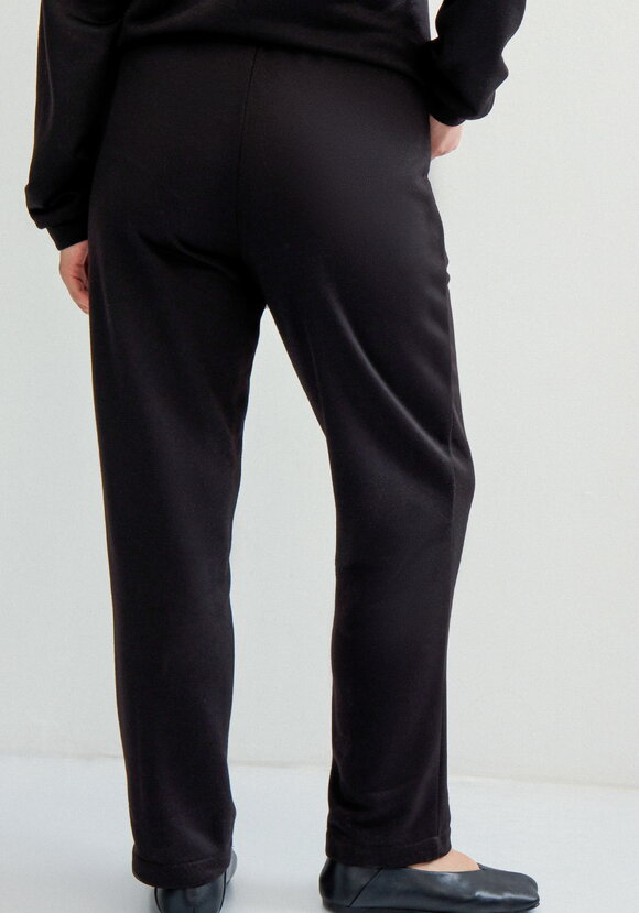 Брюки прямого кроя с имитацией стрелок шир.  580, рис. 8