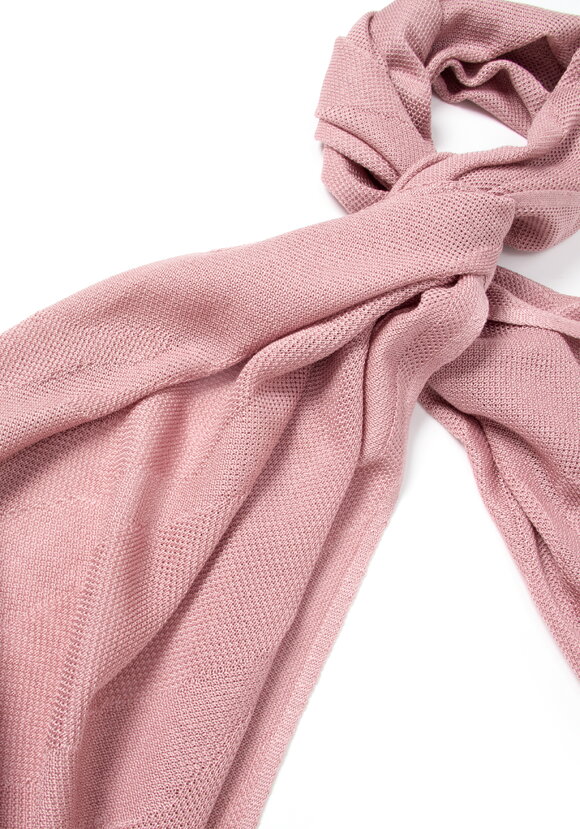 Палантин с нежным фактурным рисунком шир.  580, рис. 4