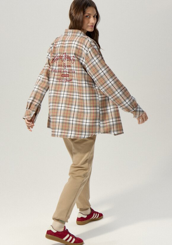 Рубашка в клетку с принтом на спине шир.  580, рис. 18