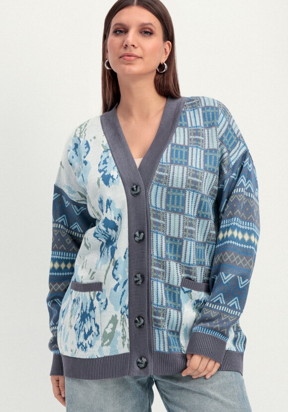Кардиган жаккардовый с рисунком на пуговицах шир.  580, рис. 9