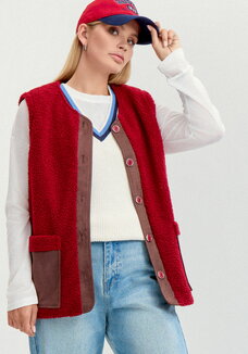 Жилет с отделкой из замши