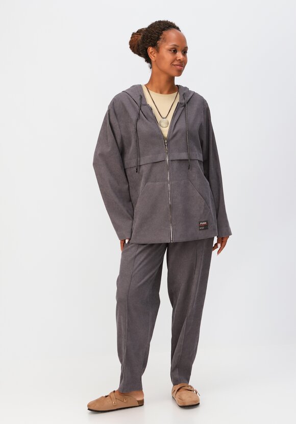 Куртка вельветовая с капюшоном шир.  580, рис. 44