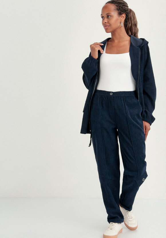 Брюки бананы вельветовые на резинке шир.  580, рис. 30