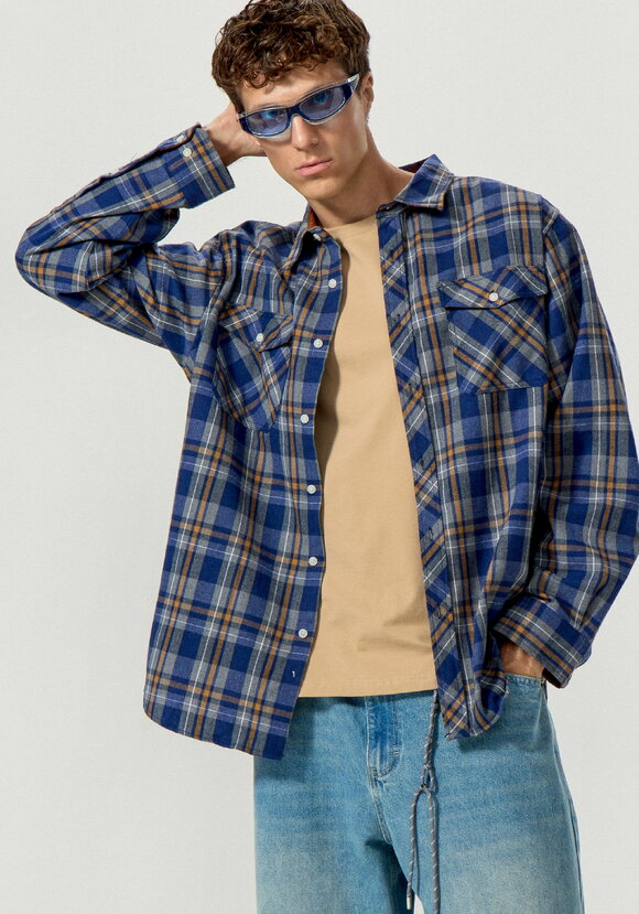 Рубашка в клетку с нагрудными карманами шир.  580, рис. 1