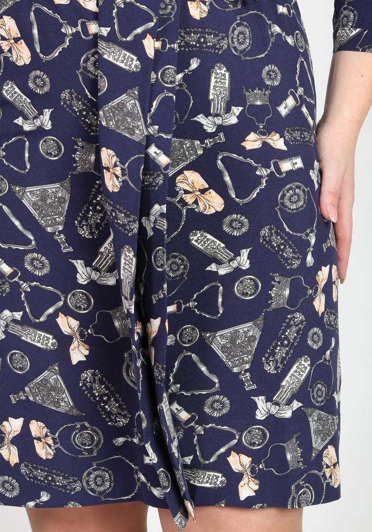 Платье прямого кроя с лаковым ремешком шир.  750, рис. 12