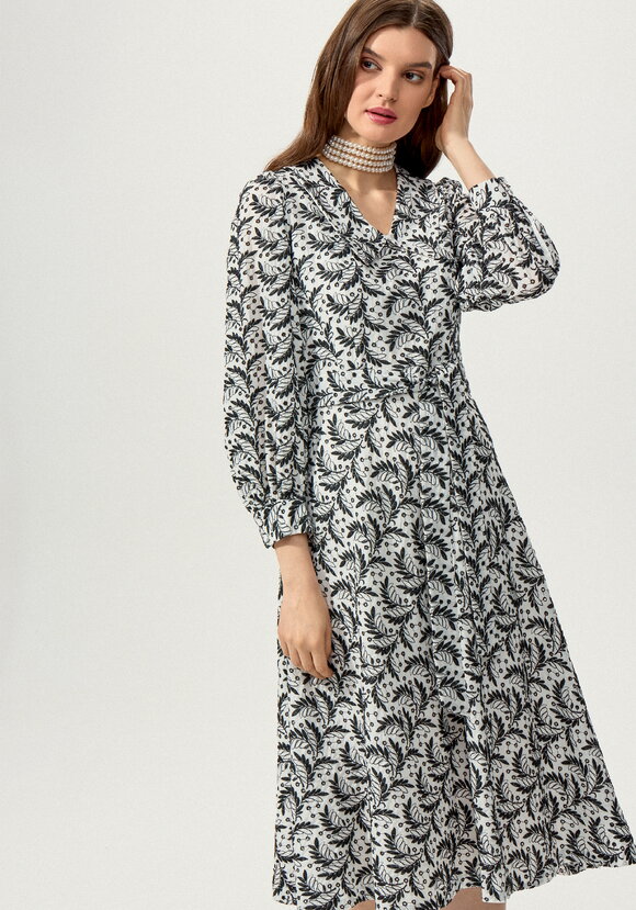 Платье из шитья с английским воротником шир.  580, рис. 2