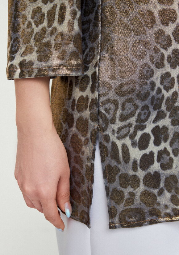 Блуза из ткани с голографическим принтом шир.  580, рис. 39