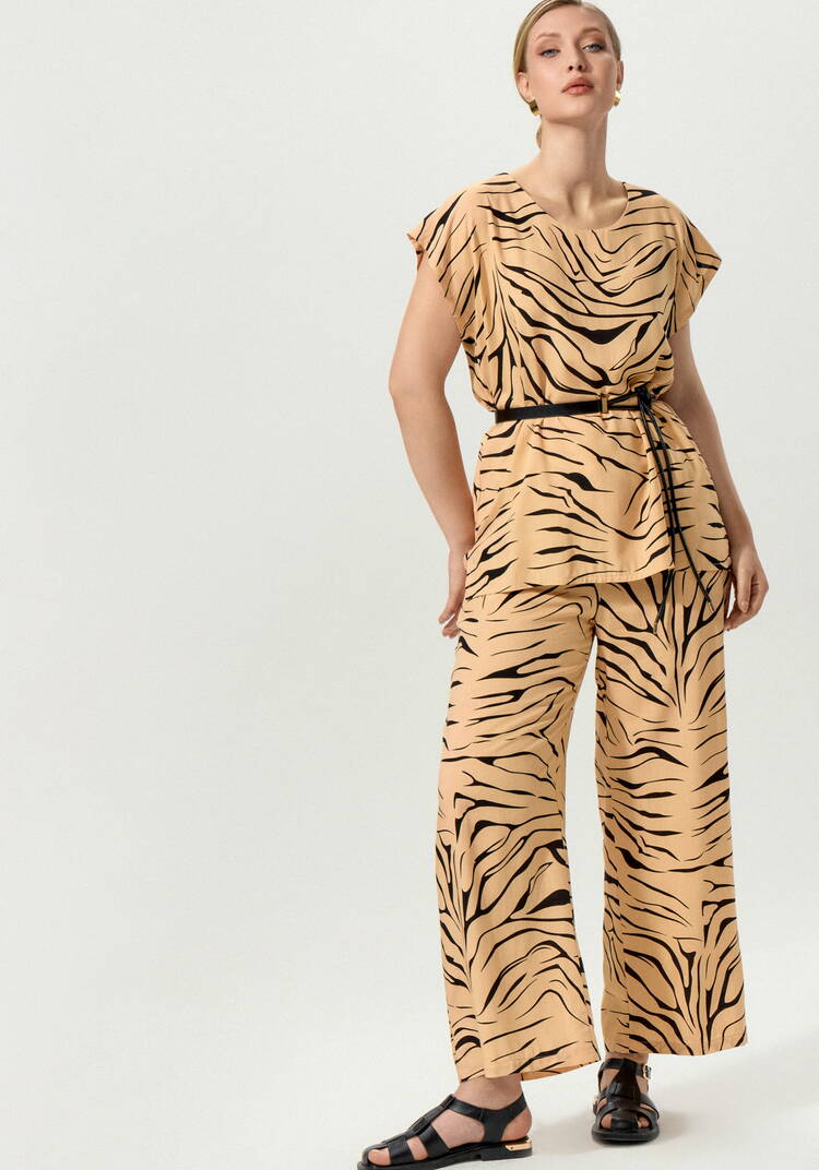 Блуза свободная с полосатым принтом шир.  750, рис. 10