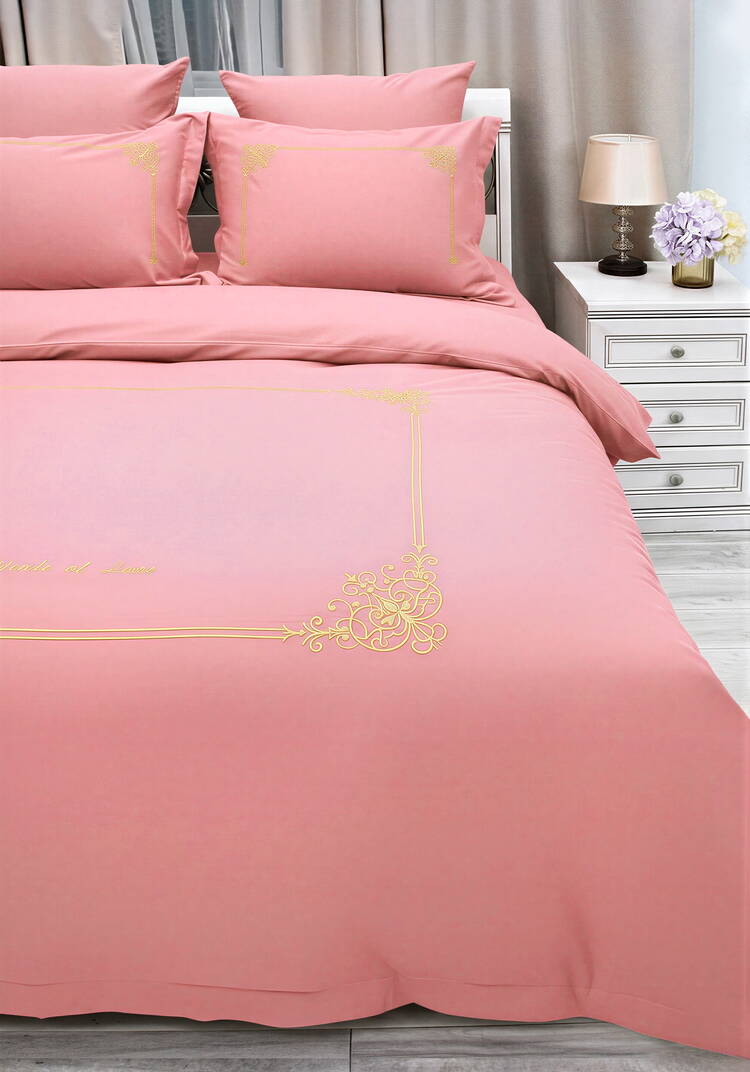 КПБ сатин с вышивкой, евро шир.  750, рис. 1