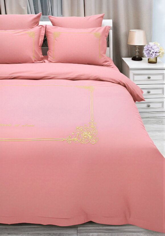 КПБ сатин с вышивкой, евро шир.  580, рис. 1