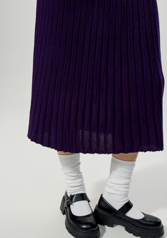 Юбка-плиссе на резинке ниже колена шир.  580, рис. 23