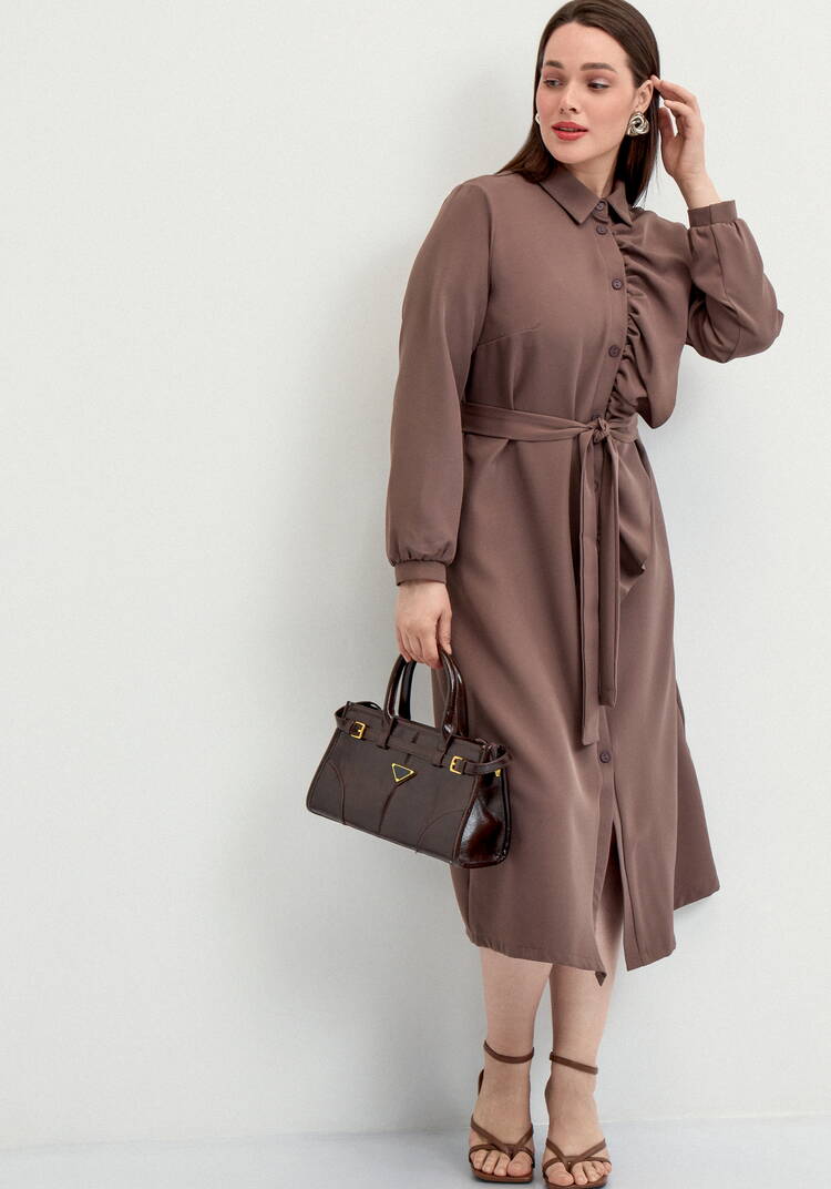 Платье с декоративной сборкой на пуговицах шир.  750, рис. 19