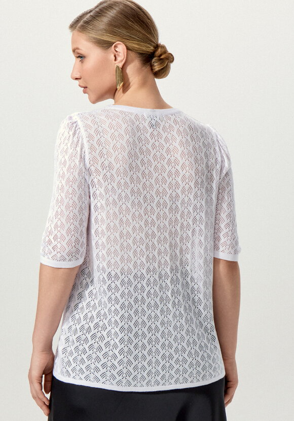 Джемпер с ажурным рисунком и защипами шир.  580, рис. 33