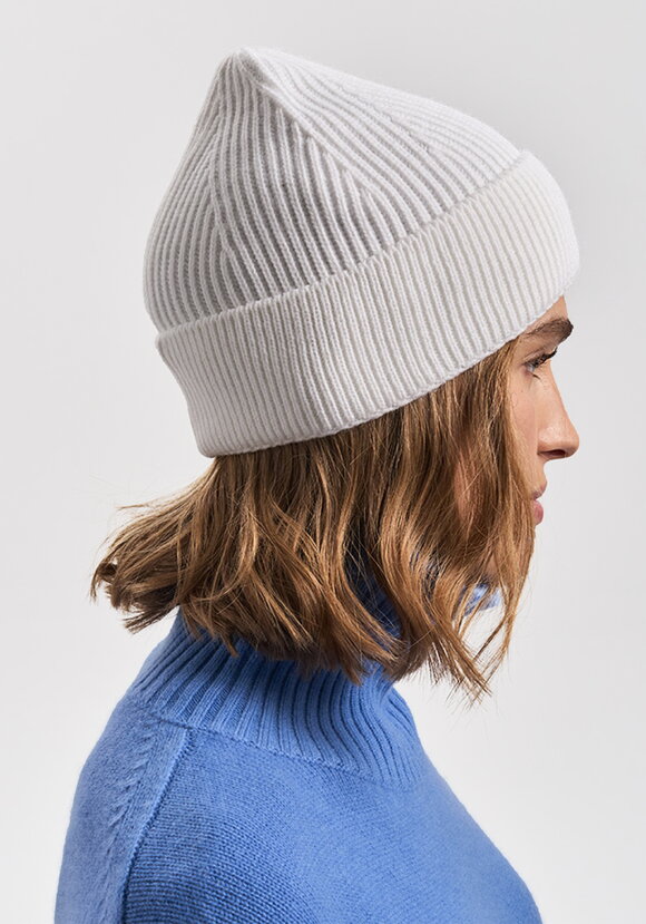 Шапка Жасмин шир.  580, рис. 2