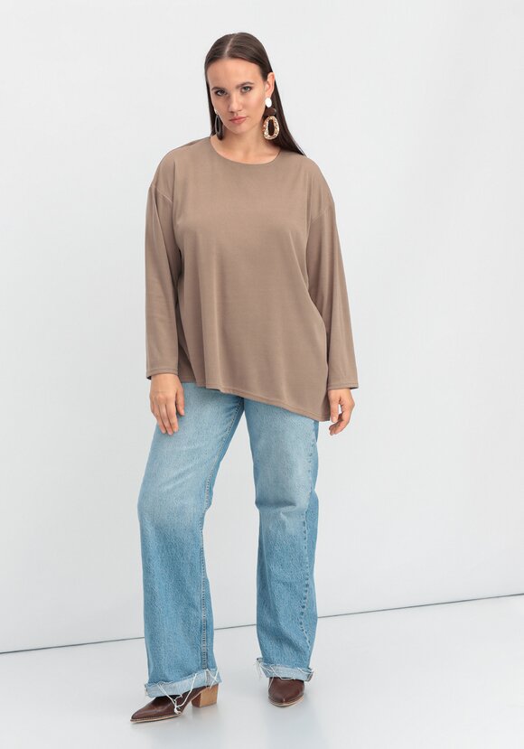 Лонгслив с асимметричным низом шир.  580, рис. 10