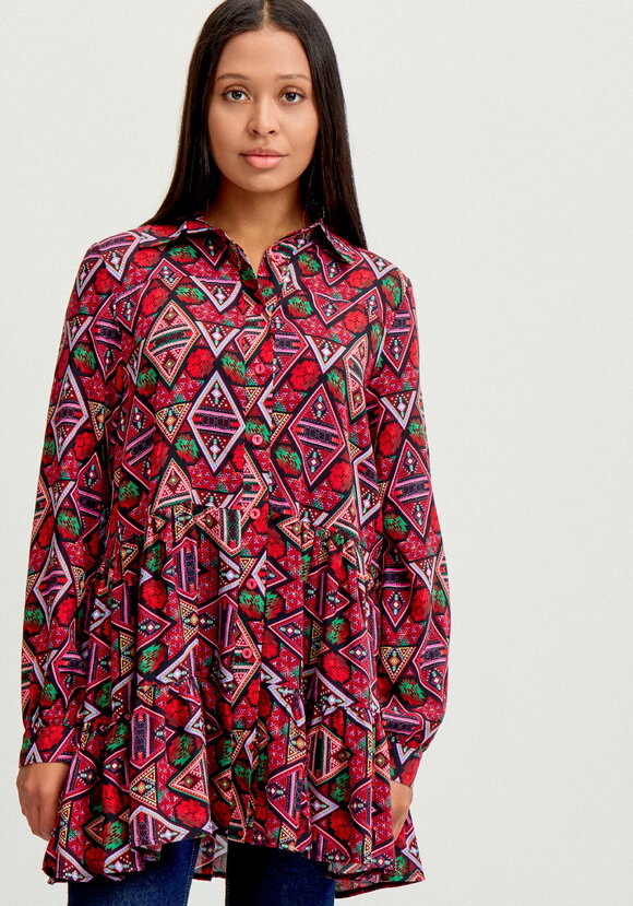 Блуза свободная с воланами по низу шир.  580, рис. 28