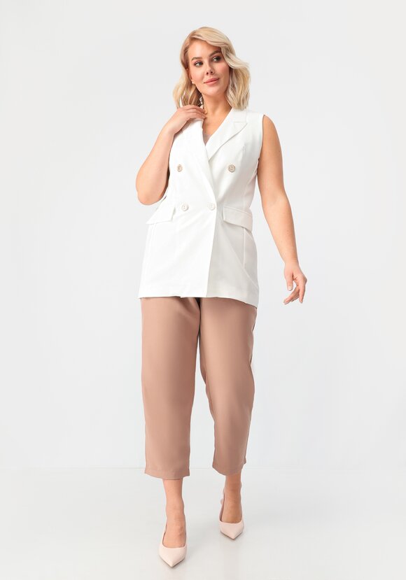 Жилет двубортный на пуговицах шир.  580, рис. 16