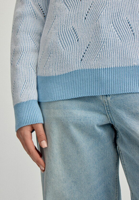 Джемпер с фактурным орнаментом шир.  580, рис. 22