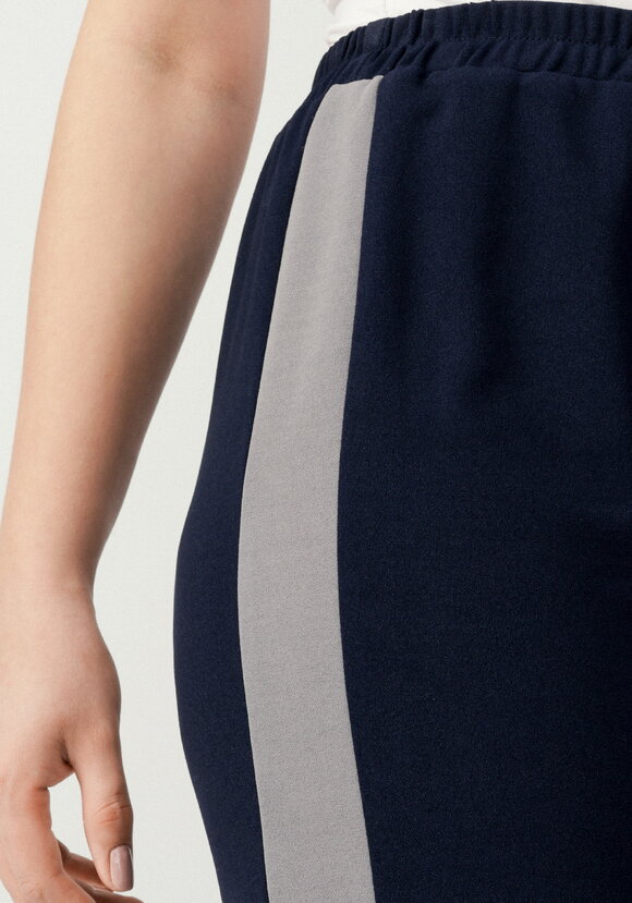 Костюм спортивный (брюки и ветровка) шир.  580, рис. 17