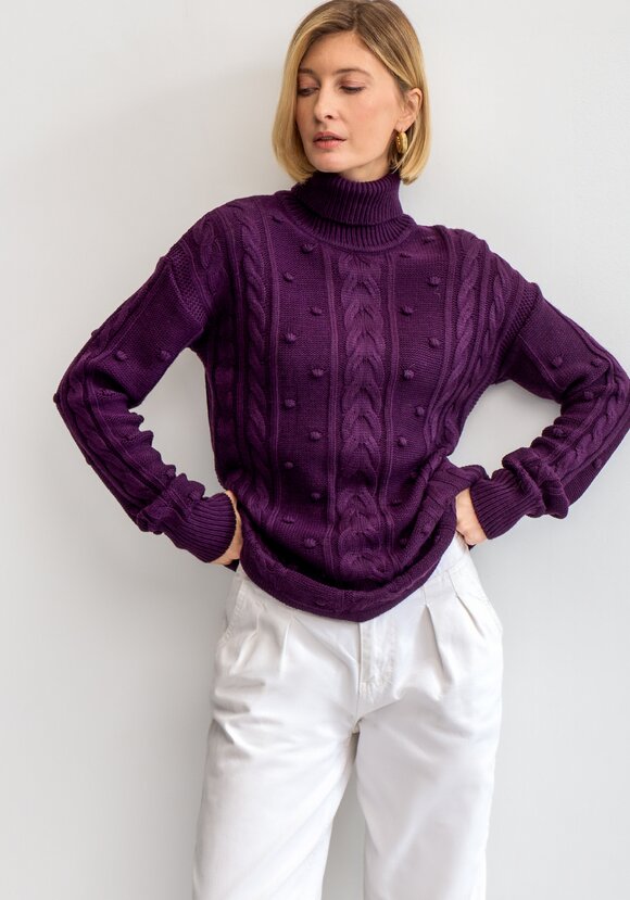 Джемпер с высокой горловиной и косами шир.  580, рис. 40