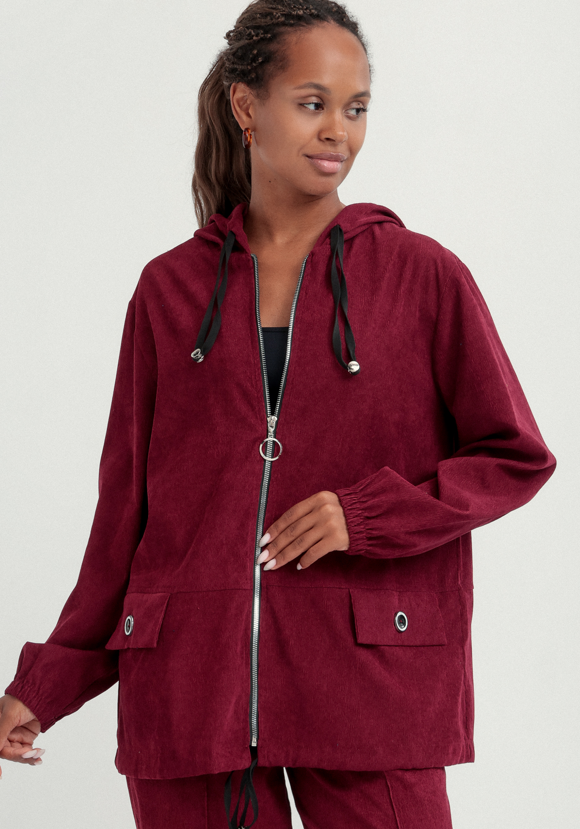 Куртка вельветовая с капюшоном на молнии