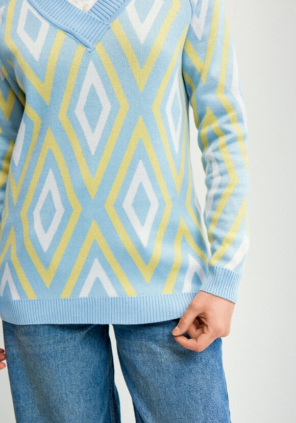 Джемпер с геометрическим рисунком шир.  580, рис. 49