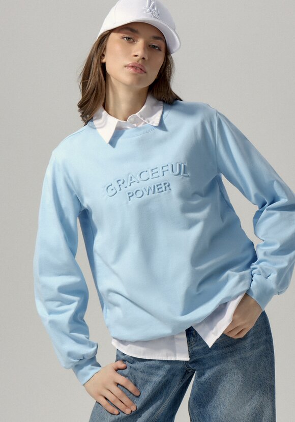 Свитшот с объемным принтом на груди шир.  580, рис. 24