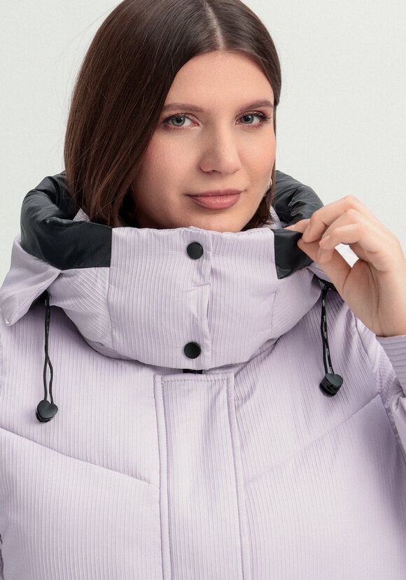 Пуховик с капюшоном и объемными карманами шир.  580, рис. 19