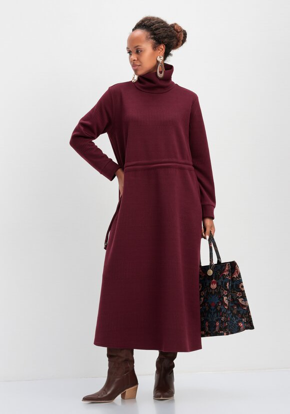 Платье из трикотажной ткани с кулиской шир.  580, рис. 38