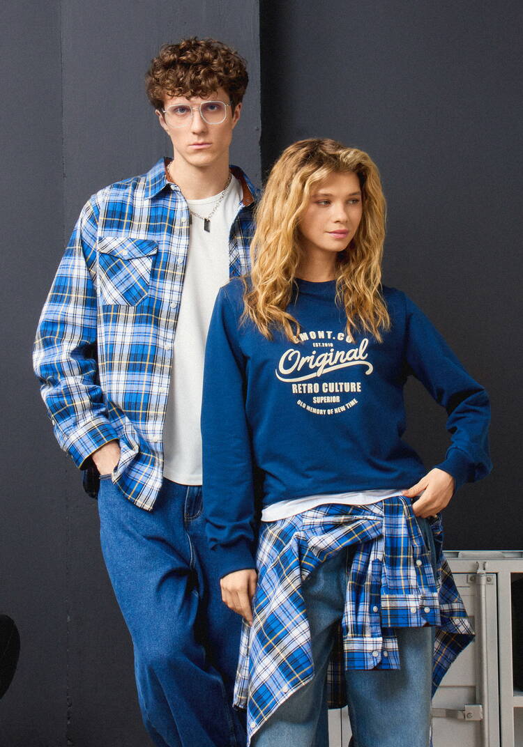 Костюм из брюк и свитшота с принтом на груди шир.  750, рис. 36