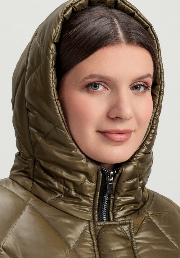 Куртка на молнии со стежкой ромбами шир.  580, рис. 35