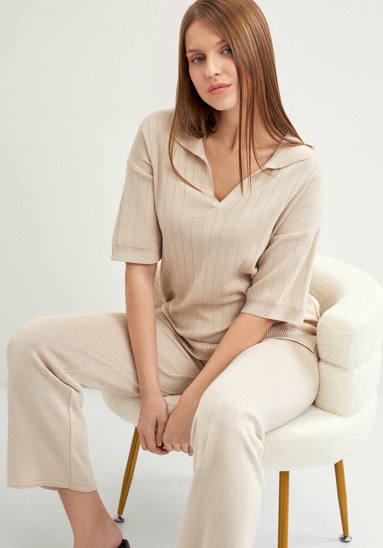 Костюм поло и брюки прямого кроя шир.  750, рис. 2