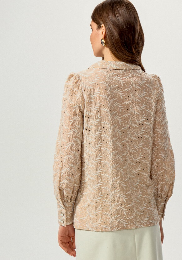 Блуза с английским воротником из шитья шир.  580, рис. 9