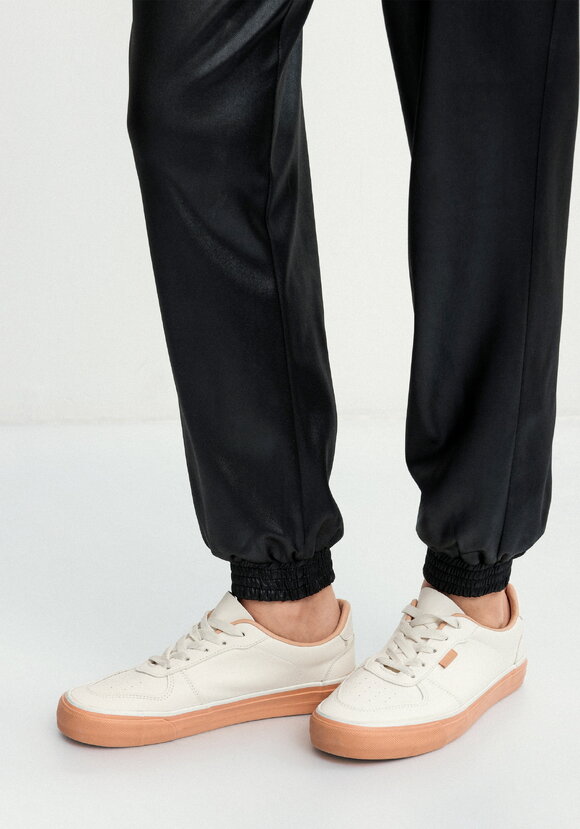 Брюки на резинке по низу шир.  580, рис. 10