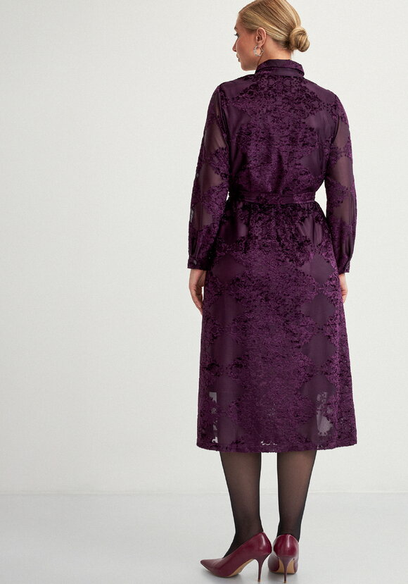 Платье-рубашка с фактурным рисунком шир.  580, рис. 10