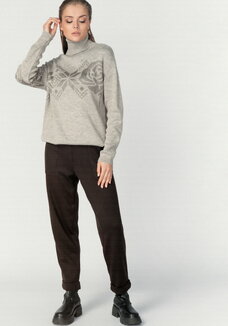 Брюки зауженные книзу