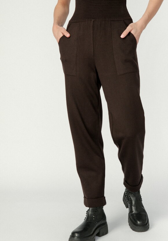 Брюки зауженные книзу шир.  580, рис. 39