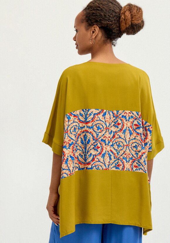 Блуза с принтом из штапеля шир.  580, рис. 3