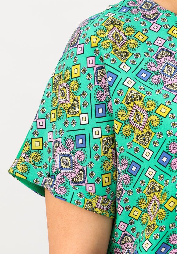 Блуза с асимметричной вставкой шир.  580, рис. 6