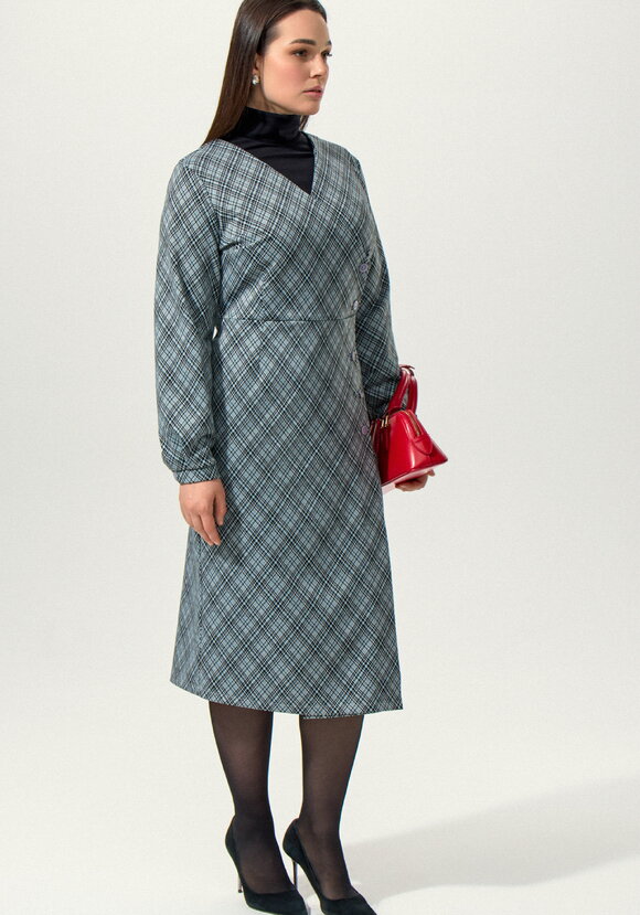 Платье в клетку прямого кроя на запах шир.  580, рис. 8