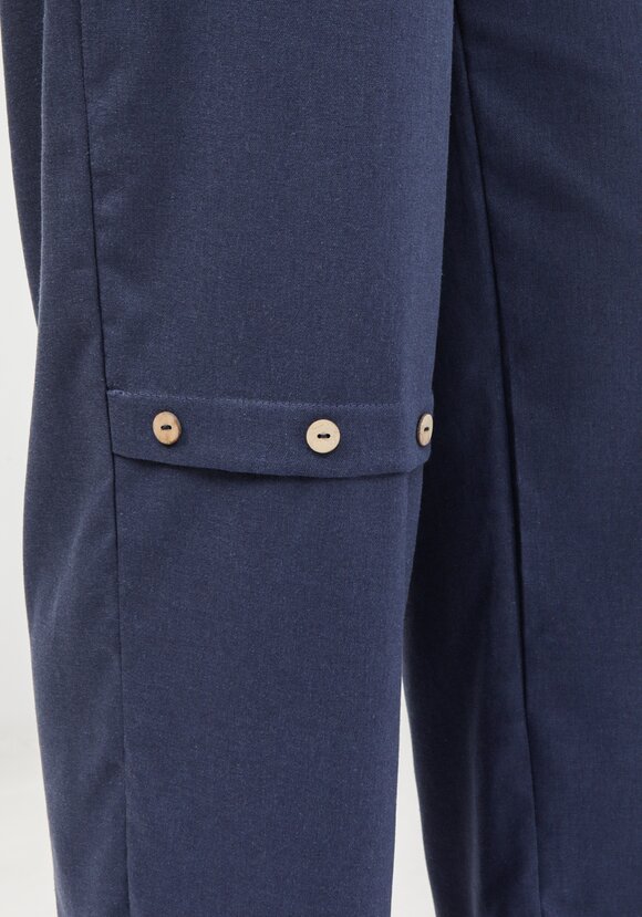 Брюки с декоративной складкой впереди шир.  580, рис. 27