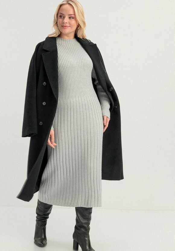 Платье прямого силуэта в рубчик шир.  580, рис. 9