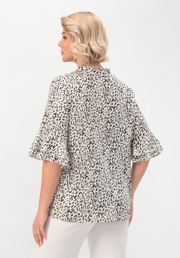 Блуза с воланами и воротником-стойкой шир.  580, рис. 3