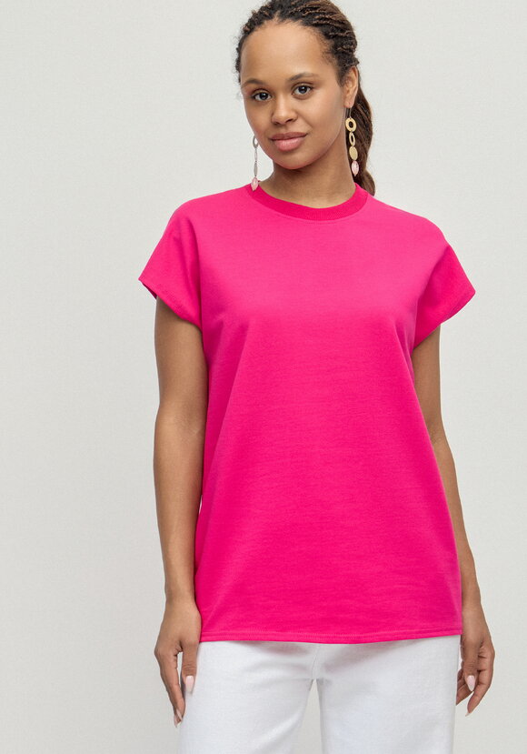 Футболка из трикотажа со спущенным плечом шир.  580, рис. 27