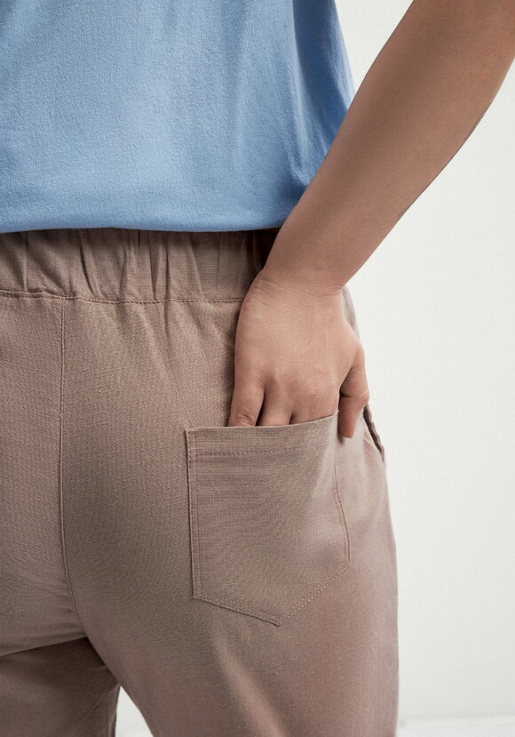 Брюки зауженные с контрастной отделкой шир.  580, рис. 34