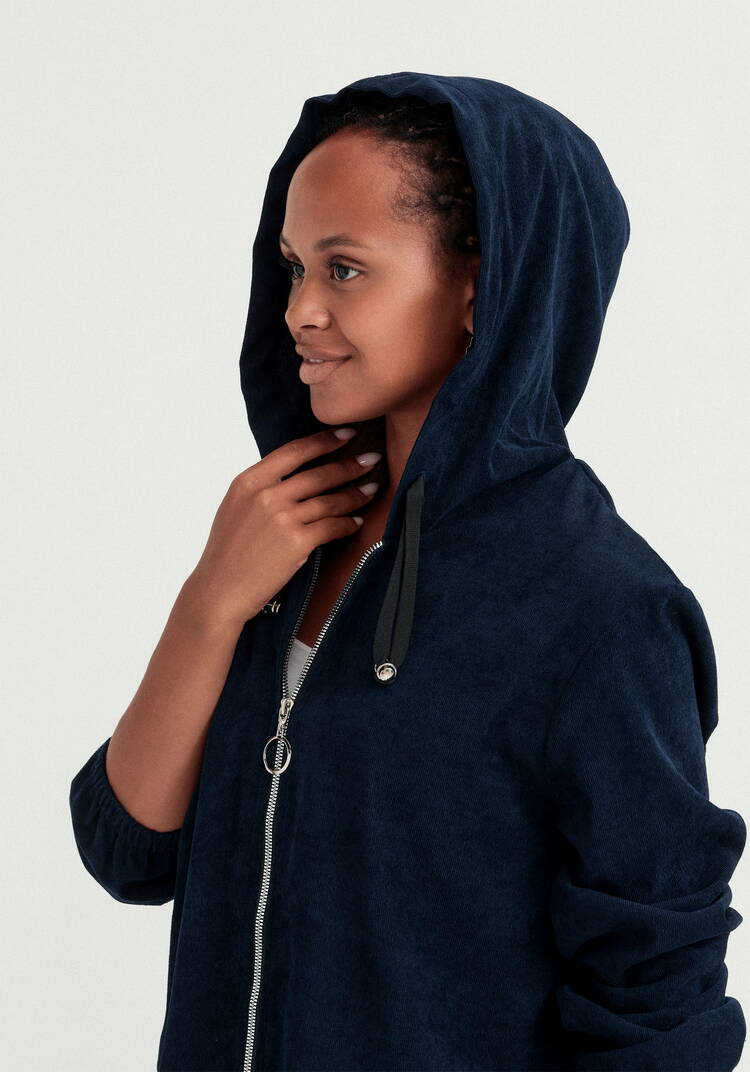 Куртка вельветовая с капюшоном на молнии шир.  750, рис. 37