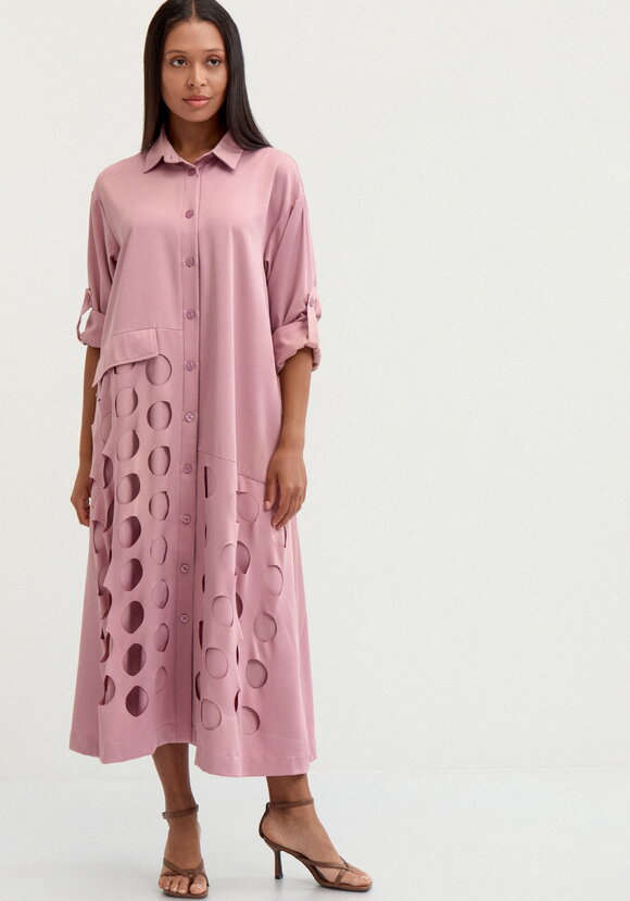 Платье А-силуэта с перфорацией шир.  580, рис. 28