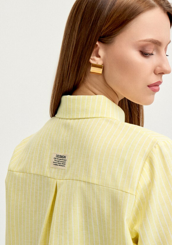 Блуза на пуговицах в вертикальную полоску шир.  580, рис. 15