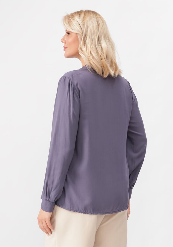 Блуза с цветочным принтом на груди шир.  580, рис. 10